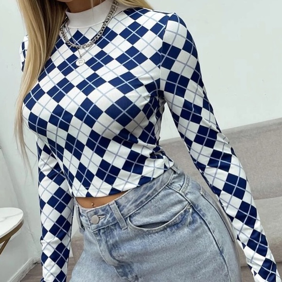 Blue/White Geometrical Print Sweater Top in S & L - Picture 3 of 3